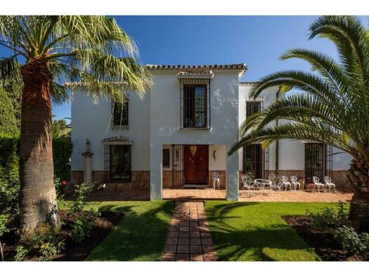 Villa zum Kauf 1.500.000 € 5 Zimmer 373 m² 3.192 m² Grundstück >Avenida el Alamillo > Alhaurín de la Torre 29130