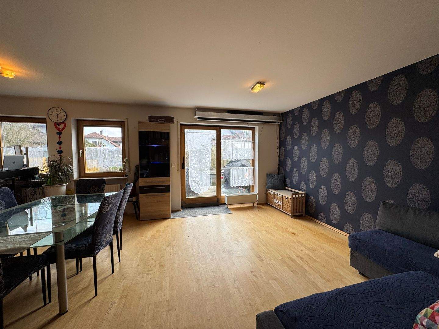 Immobilie in Uttenweiler - Modernisiertes Wohnerlebnis in Uttenweiler mit XXL Stellplatzpotenzial und bester Infrastruktur - Bild 2