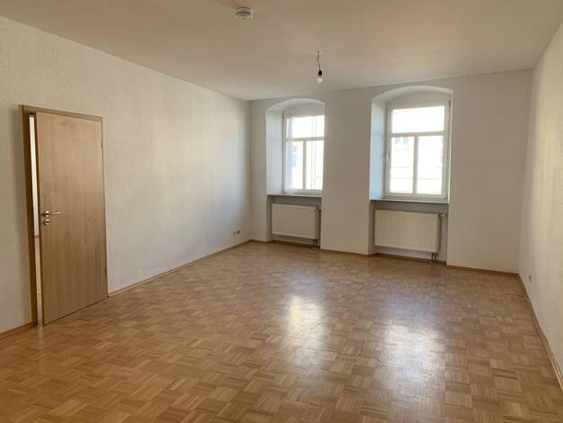 Wohnung zur Miete 850 € 3 Zimmer 127,5 m² 2. Geschoss Innenstadt Hof 95028