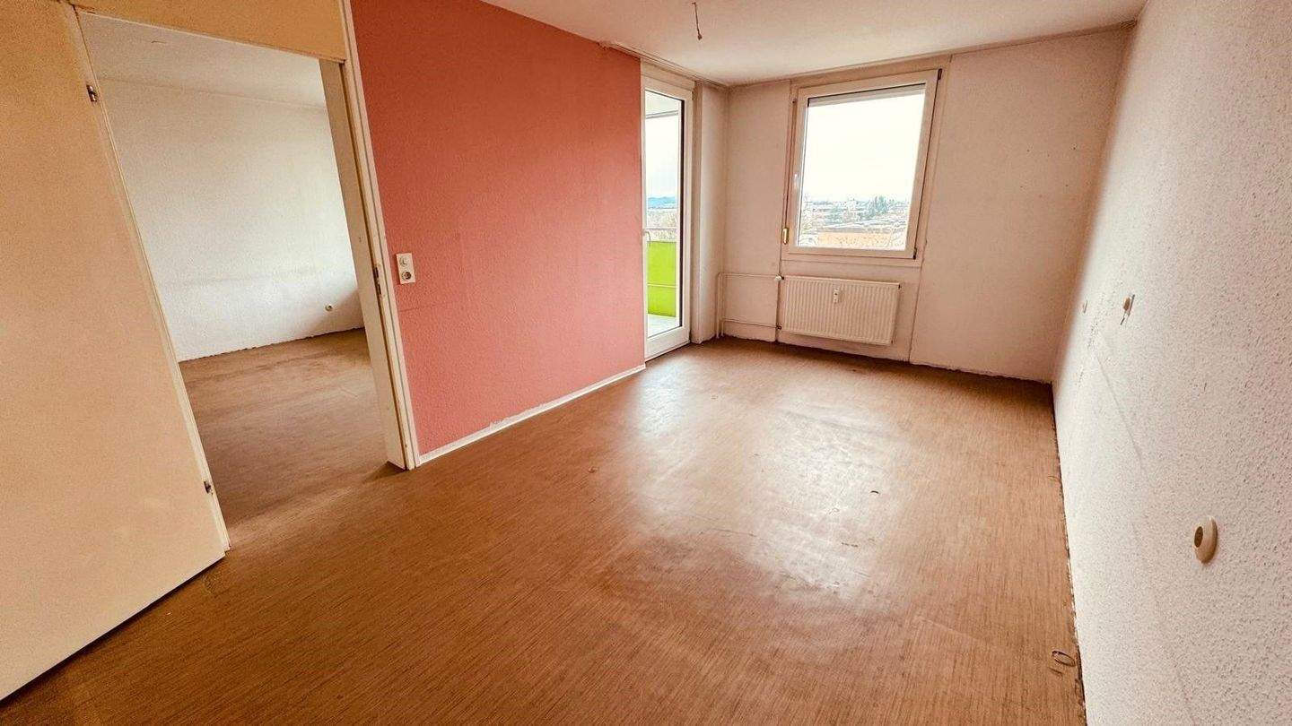 Immobilie in Schwäbisch Gmünd - Handwerker aufgepasst ! Interessante 2 Zimmer Wohnung mit Balkon - Bild 3