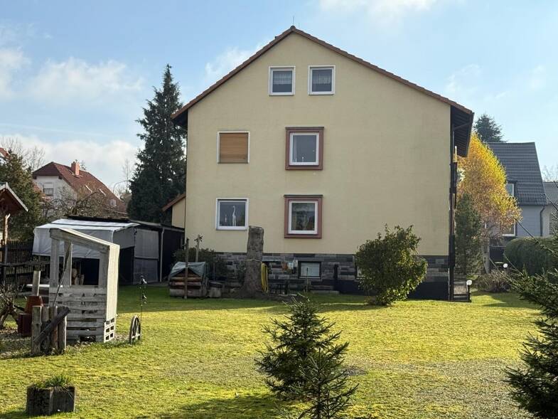 Mehrfamilienhaus zum Kauf als Kapitalanlage geeignet 9 Zimmer 270 m² 1.500 m² Grundstück Innenstadt Hof 95028