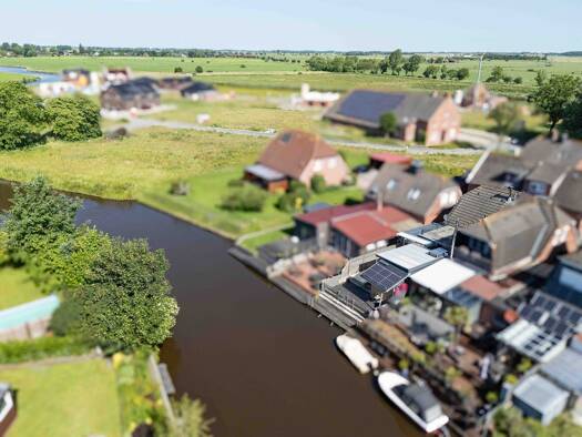 Doppelhaushälfte zum Kauf 198.000 € 3 Zimmer 85 m² 129 m² Grundstück Larrelt Emden 26723