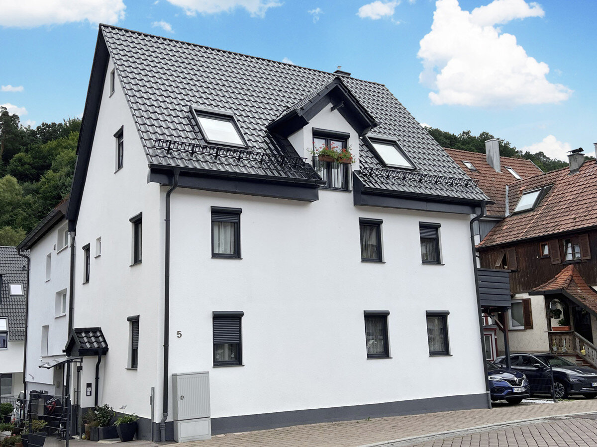 Mehrfamilienhaus zum Kauf 950.000 € 9 Zimmer 250 m²<br/>Wohnfläche 139 m²<br/>Grundstück Rohracker Stuttgart / Rohracker 70329