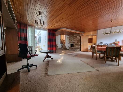 Haus zum Kauf 390.000 € 7 Zimmer 220 m² 786 m² Grundstück Treuchtlingen Treuchtlingen 91757
