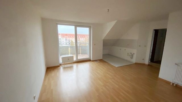 Wohnung zur Miete 290 € 1 Zimmer 32 m²<br/>Wohnfläche 4.<br/>Geschoss 15.10.2024<br/>Verfügbarkeit Radeberg Radeberg 01454