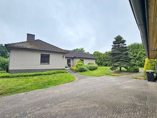 Bungalow zum Kauf 219.000 € 5 Zimmer 153 m² 1.679 m² Grundstück frei ab sofort Rhadereistedt Rhade 27404
