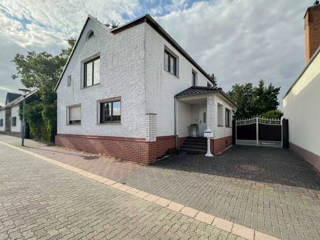 Sonstiges zum Kauf als Kapitalanlage geeignet 255.000 € 5 Zimmer 157 m² 1.139,1 m² Grundstück Niederndodeleben Hohe Börde 39167