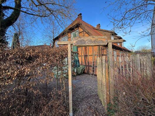 Mehrfamilienhaus zum Kauf als Kapitalanlage geeignet 350.000 € 9 Zimmer 366 m² 476 m² Grundstück Haart 10 Innenstadt Neumünster 24534