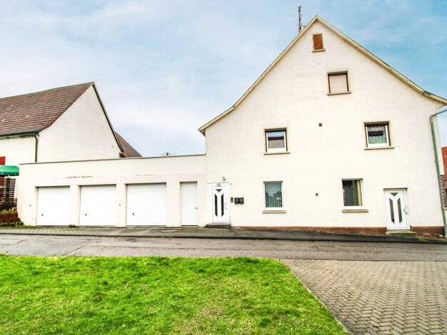 Mehrfamilienhaus zum Kauf als Kapitalanlage geeignet 435.000 € 8 Zimmer 213,4 m² 530,2 m² Grundstück Wessingen Bisingen 72406