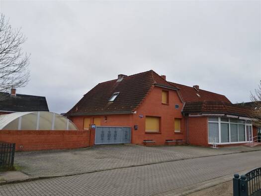 Haus zum Kauf 160.000 € 9 Zimmer 210 m² 1.840 m² Grundstück Alt Jabel Vielank 19303
