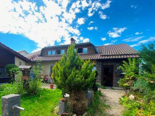 Einfamilienhaus zum Kauf 285.000 € 10 Zimmer 259 m² 748 m² Grundstück frei ab sofort Buchenstraße 11 Grafenwiesen Grafenwiesen 93479