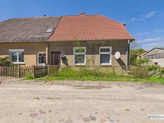 Doppelhaushälfte zum Kauf 45.000 € 3 Zimmer 74,4 m² 4.251 m² Grundstück Vogelviertel Neubrandenburg 17033