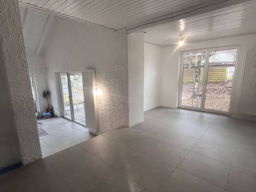 Wohnung zur Miete 1.600 € 5 Zimmer 152 m² Geschoss EG/2 frei ab 01.03.2026 Beiersdorf Coburg 96450