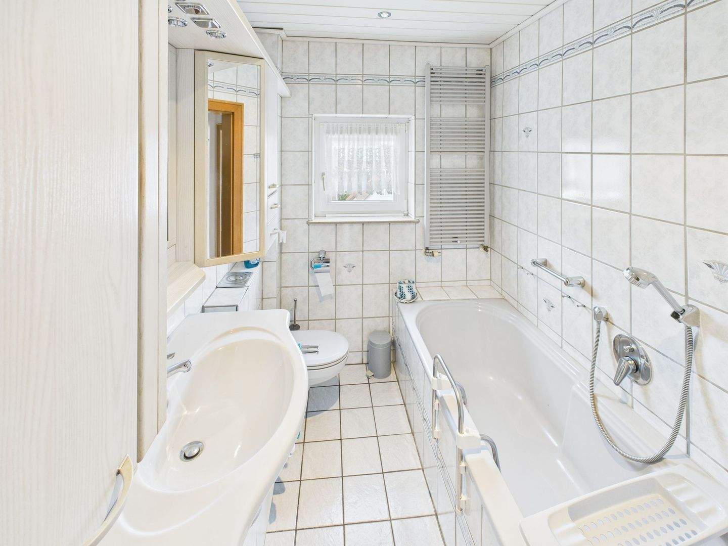 Immobilie in Bad Hersfeld - Preisreduzierung!!! Doppelhaushälfte mit 2 Garagen und großzügigem Garten #Virtueller Rundgang - Bild 4