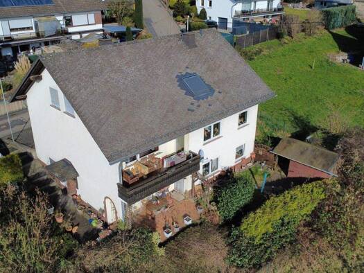 Mehrfamilienhaus zum Kauf als Kapitalanlage geeignet 380.000 € 10 Zimmer 270 m² 592 m² Grundstück Hillscheid 56204