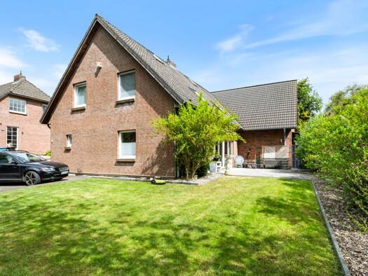 Maisonette zur Miete 1.750 € 4,5 Zimmer 140 m² Geschoss 2/3 frei ab 01.09.2025 Berkenthin 23919