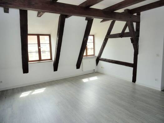 Wohnung zur Miete 470 € 3 Zimmer 92 m² Dachgeschoss, 3. Geschoss Hauptmarkt Innenstadt Zwickau 08056