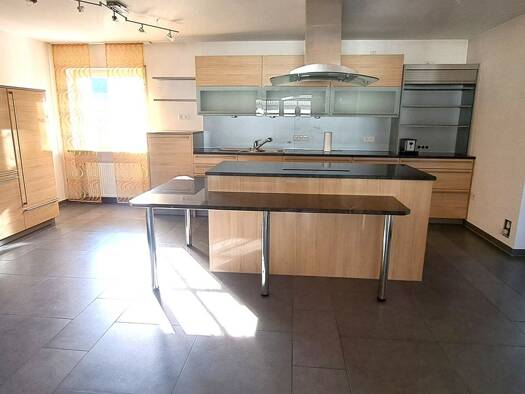 Wohnung zur Miete 1.250 € 4 Zimmer 190 m² Geschoss 2/3 frei ab 01.11.2026 Großenried Bechhofen 91572