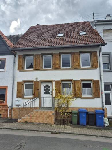 Haus zum Kauf 249.000 € 7 Zimmer 140 m² 496 m² Grundstück frei ab sofort Marktstr. 38 Lambrecht (Pfalz) 67466