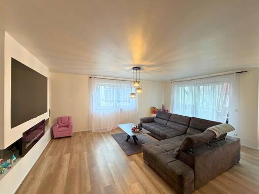 Wohnung zur Miete 1.300 € 4 Zimmer 125,1 m² 1. Geschoss Sparwiesen Uhingen 73066