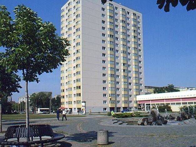 Wohnung zur Miete 657 € 3 Zimmer 81,1 m² 9. Geschoss frei ab 01.05.2026 Postelwitzer Str. 2 Gruna Dresden 01277