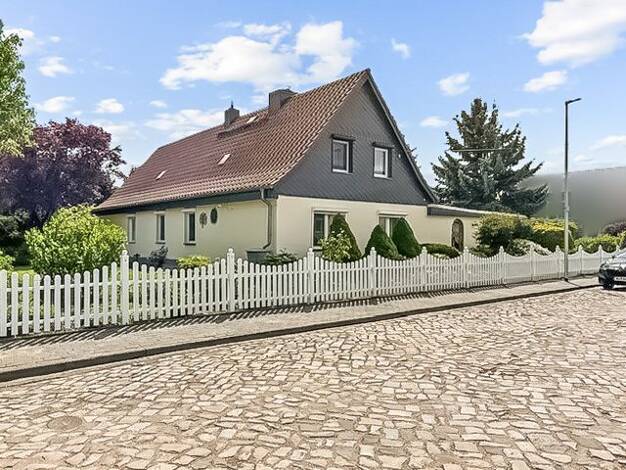 Einfamilienhaus zum Kauf 330.000 € 4 Zimmer 140 m² 2.499 m² Grundstück Berliner Chaussee Magdeburg 39114