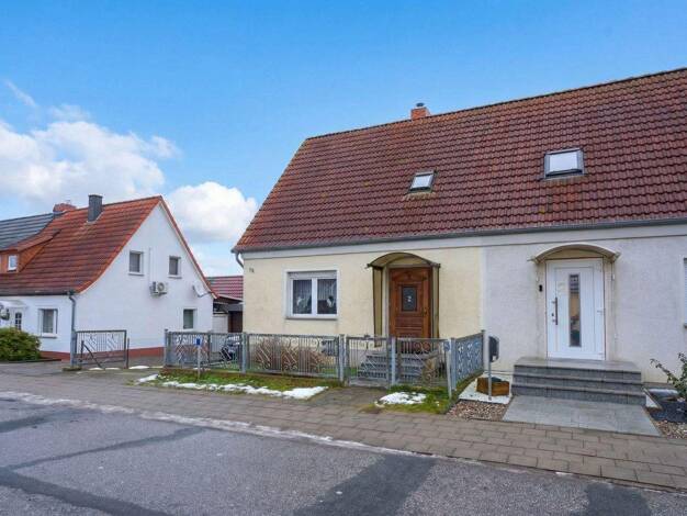 Doppelhaushälfte zum Kauf 165.000 € 2 Zimmer 76 m² 755 m² Grundstück Grimmen 18509