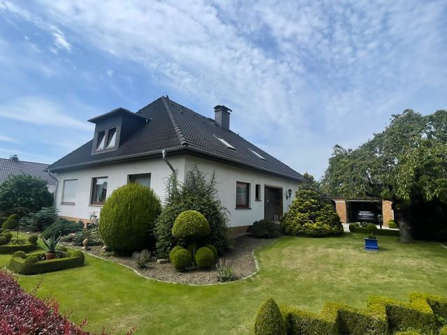 Einfamilienhaus zum Kauf 374.000 € 5 Zimmer 149,4 m²<br/>Wohnfläche 1.203 m²<br/>Grundstück Sachsenhagen Sachsenhagen 31553