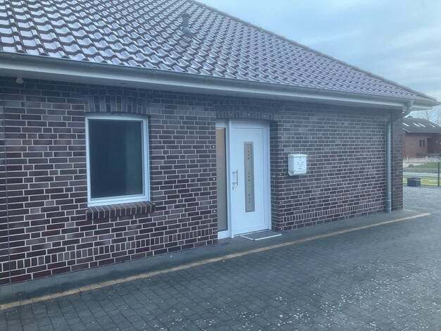 Doppelhaushälfte zur Miete 1.050 € 3 Zimmer 95 m² 150 m² Grundstück frei ab 01.07.2026 Kirchstraße 30a Ostrhauderfehn 26842