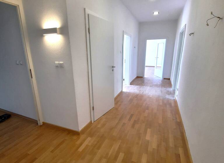 Wohnung zur Miete 1.025 € 4 Zimmer 128,9 m²<br/>Wohnfläche 3.<br/>Geschoss ab sofort<br/>Verfügbarkeit Max-Reger-Str. 7 Weiden Weiden in der Oberpfalz 92637