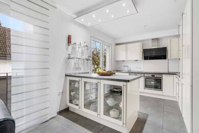 Mehrfamilienhaus zum Kauf 399.000 € 9 Zimmer 227 m² 413 m² Grundstück Rengsdorf 56579