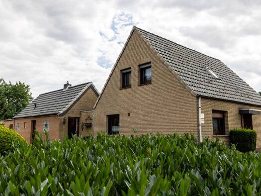 Einfamilienhaus zum Kauf 293.000 € 5 Zimmer 128 m² 1.584 m² Grundstück Hasport Delmenhorst 27755