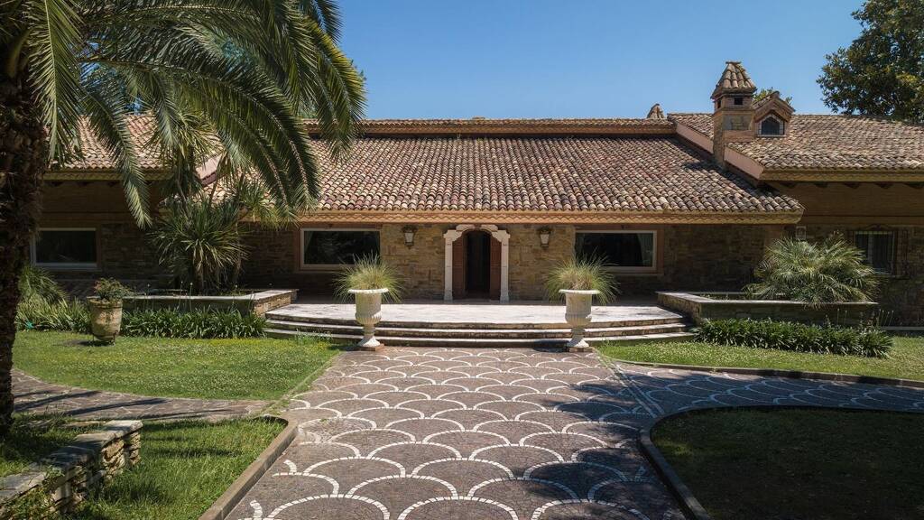 Villa zum Kauf 20 Zimmer 2.000 m² 37.000 m² Grundstück Via della Giustiniana Metropolitan City of Rome Capital 00189