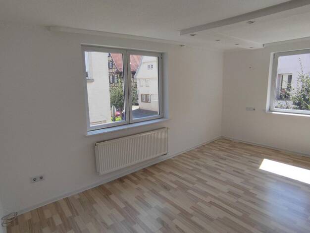 Wohnung zur Miete 1.200 € 3 Zimmer 94 m² 1. Geschoss frei ab 01.11.2026 Hauptstraße 30 Pleidelsheim 74385