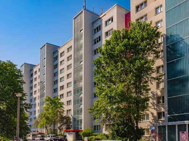 Wohnung zur Miete 393 € 2 Zimmer 50,7 m² 8. Geschoss frei ab 30.08.2025 Herzberger Str. 12 Prohlis-Nord Dresden 01239