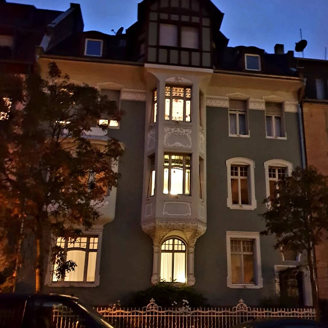 Stilvolle 5-ZKB, Balkon-Wohnung im Staden-Viertel in Denkmalschutzobjekt – Saarbrücken – Bild 1 von 15