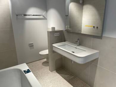Wohnung zur Miete 1.400 € 4 Zimmer 103 m² 1. Geschoss frei ab sofort Rathsberger Str. 34 - seitlicher Eingang Burgberg Erlangen 91054