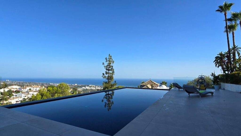 Villa zum Kauf 3.995.000 € 5 Zimmer 662 m² 1.000 m² Grundstück Marbella East 29600