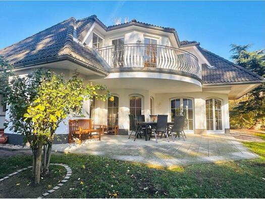 Villa zum Kauf 680.000 € 4 Zimmer 145 m² 950 m² Grundstück Strehla 01616