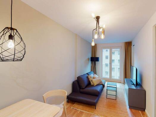 Wohnung zur Miete 1.225 € 2 Zimmer 41,6 m² 5. Geschoss Eichwaldstraße 68 Nordend-Ost Frankfurt am Main 60385