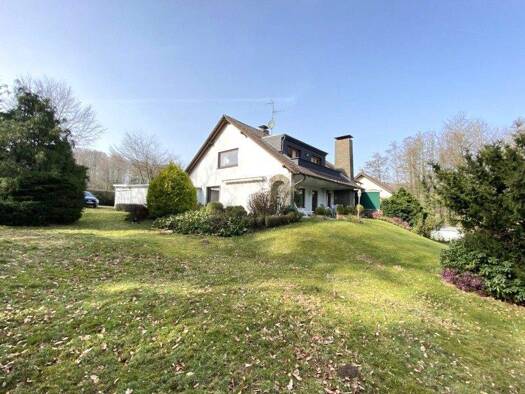 Einfamilienhaus zum Kauf provisionsfrei 329.000 € 1 Zimmer 205 m² 771 m² Grundstück frei ab sofort Brüntorf Lemgo 32657