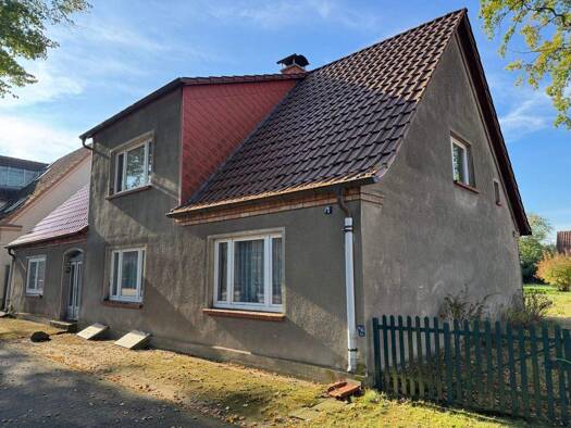 Haus zum Kauf 149.000 € 8 Zimmer 220 m² 75.939 m² Grundstück frei ab sofort Bahnhofstraße 5 Eldena 19294