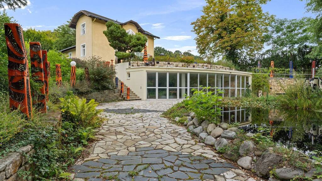 Villa zum Kauf 850.000 € 12 Zimmer 598 m² 2.393 m² Grundstück Siegenfeld 2500