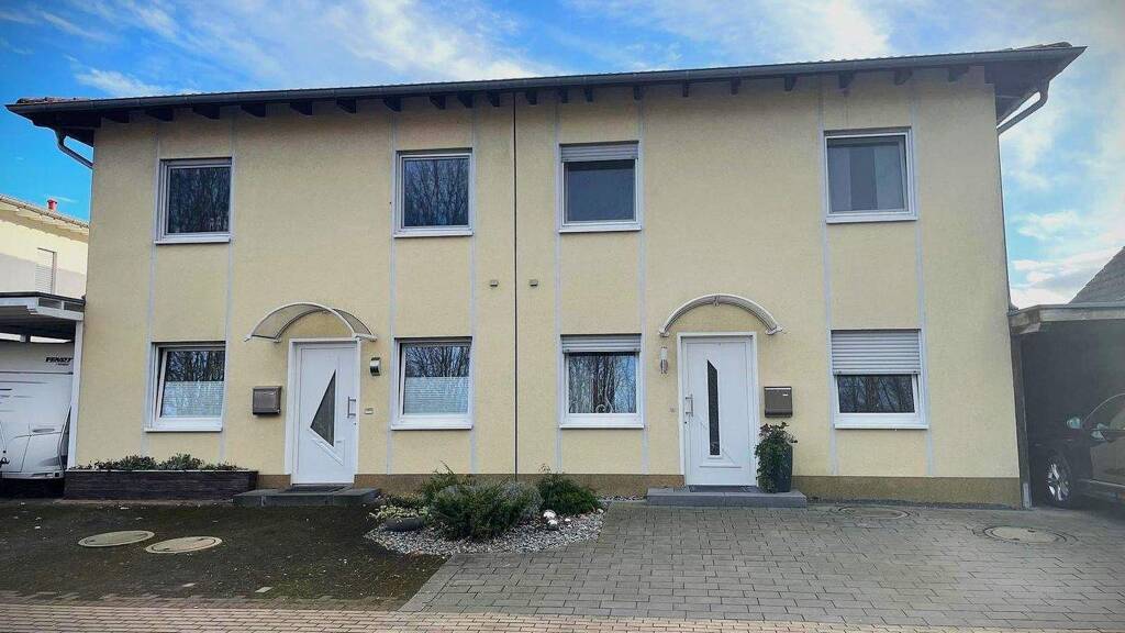 Doppelhaushälfte zum Kauf 320.000 € 5 Zimmer 116,8 m² 294 m² Grundstück Geseke 59590
