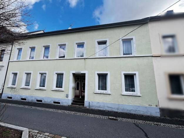 Reihenmittelhaus zum Kauf 119.900 € 8 Zimmer 206,5 m² 870 m² Grundstück Neustadt Neustadt in Sachsen 01844