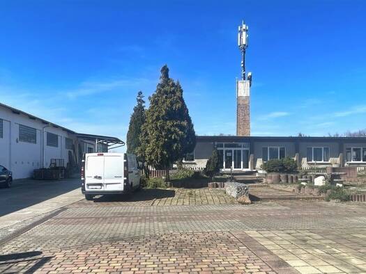 Lagerhalle zum Kauf 1.550.000 € 1.742 m² Lagerfläche Coswig 01640