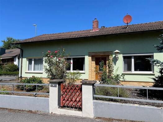 Bungalow zum Kauf 289.000 € 3 Zimmer 63,9 m² 339 m² Grundstück frei ab sofort Tannenweg 15 Gundelsheim 96163