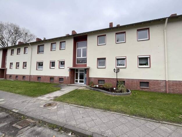 Wohnung zur Miete 449 € 2 Zimmer 63,8 m² 1. Geschoss frei ab 27.03.2026 Nakeler Straße 12 Fedderwardergroden Wilhelmshaven 26388