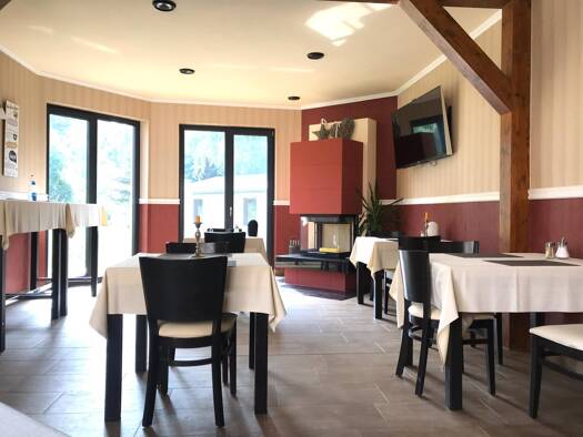 Mehrfamilienhaus zum Kauf 1.295.000 € 23 Zimmer 1.100 m² 11.157 m² Grundstück Dobra Bad Liebenwerda 04924