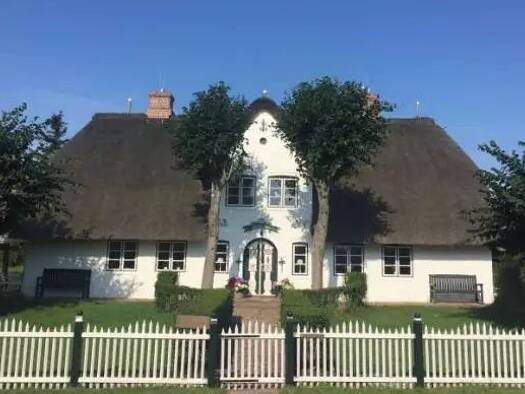 Haus zur Miete 3.650 € 5 Zimmer 130 m² 2.400 m² Grundstück frei ab sofort Am Dorfteich 3 Wenningstedt Wenningstedt-Braderup 25996